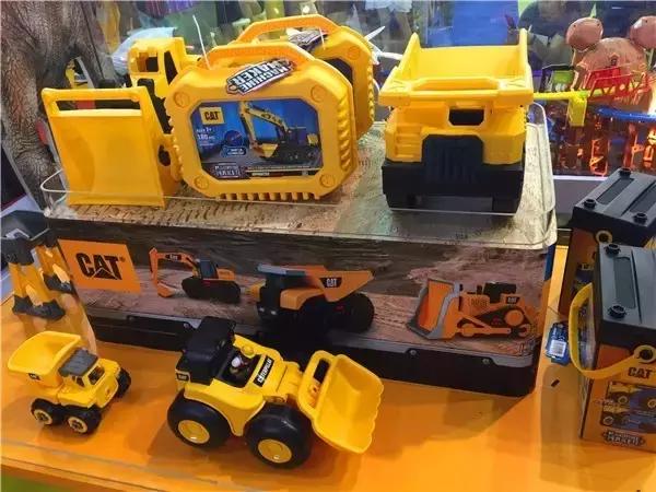 粑粑麻麻带娃去哪里玩,粑粑麻麻带娃去旅行