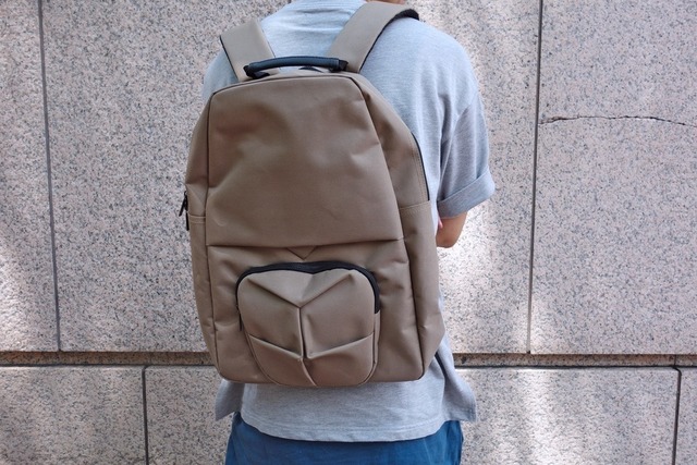 男生时尚背包穿搭,教你打造型男穿搭风格