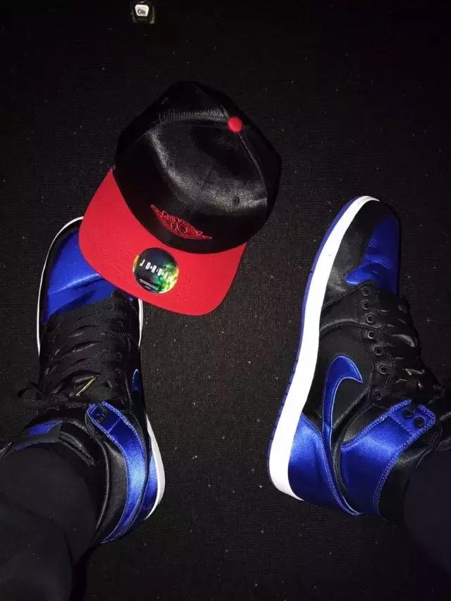 “船长”CP3变身“宇航员”/“白斑马”成轮滑鞋