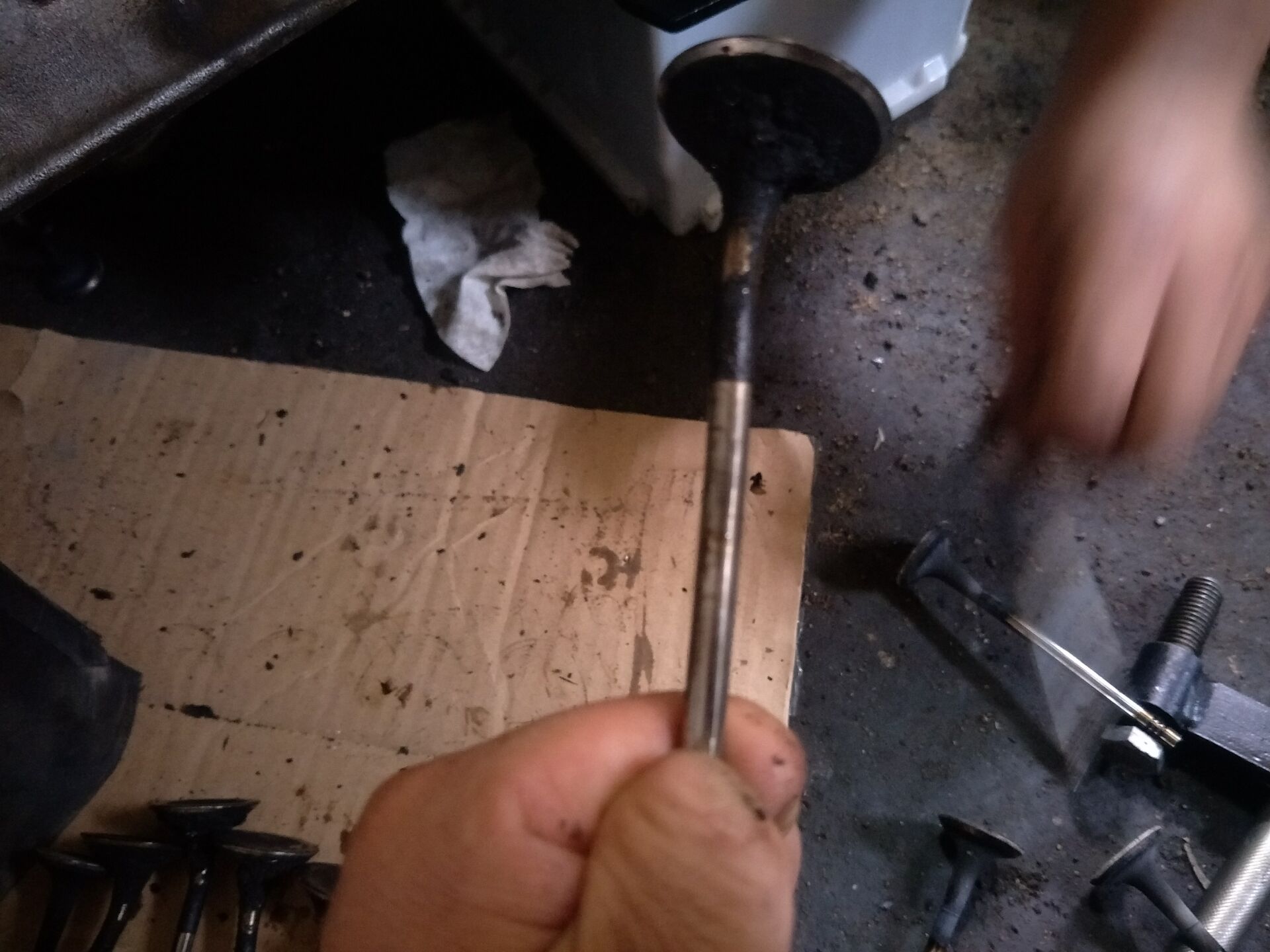 奥迪a6机油灯报警亮红灯,奥迪a6机油灯报警仪表调校