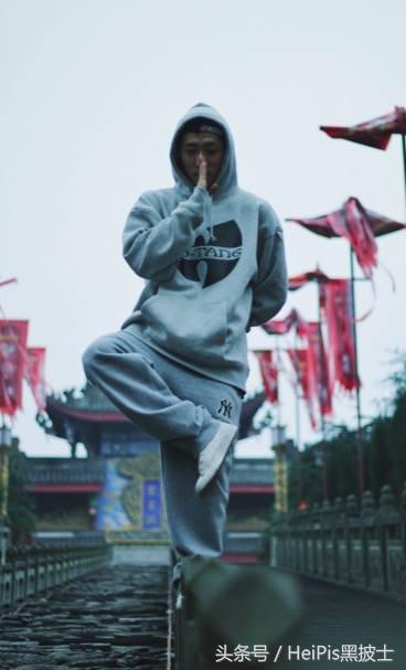 周龙自律,周龙跟谁是情侣