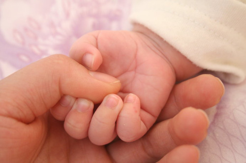 三伏天坐月子穿什么月子服,三伏天坐月子能吃哈密瓜吗