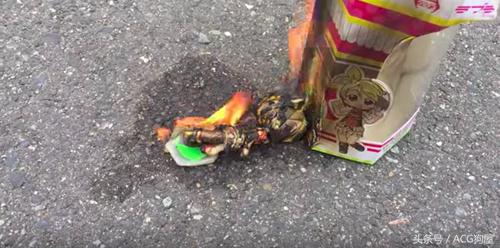 很缺德，日本一无名游戏实况主为求人气火烧LoveLive!花阳周边