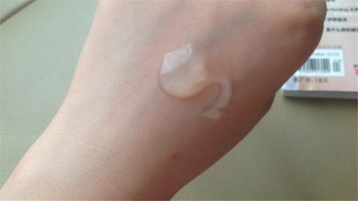 脸上有痘可以用芦荟胶吗 (完美芦荟胶可以去除脸上的痘吗)