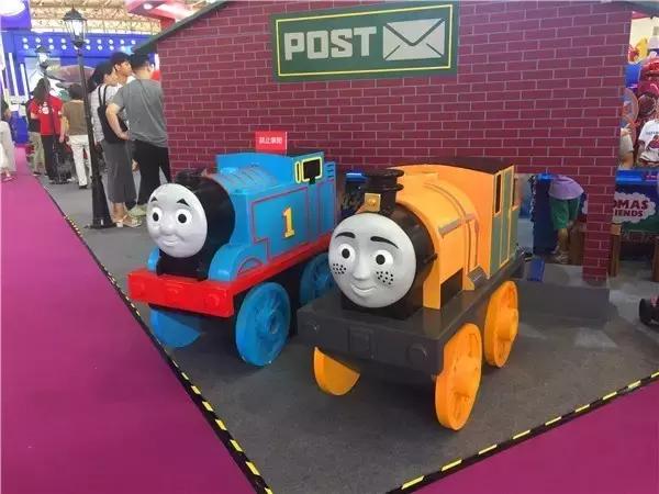 粑粑麻麻带娃去哪里玩,粑粑麻麻带娃去旅行