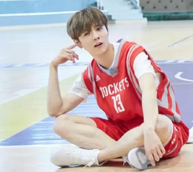 鹿晗约吧大明星,鹿晗关晓彤2017新年愿望