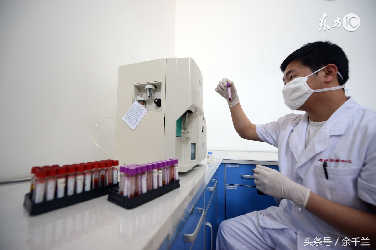 患高血压几十年他们是怎样控制的,得了高血压每天吃几片药