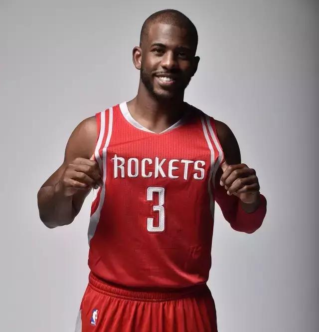 “船长”CP3变身“宇航员”/“白斑马”成轮滑鞋