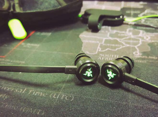 灯厂雷蛇,雷蛇战锤狂鲨pro有灯效吗