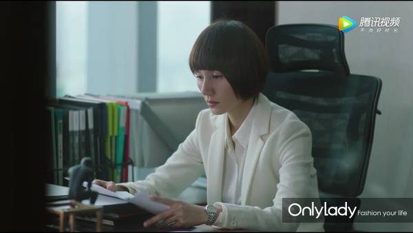 谁的前半生不曾爱错人穿错衣？子君的逆袭从这些单品开始