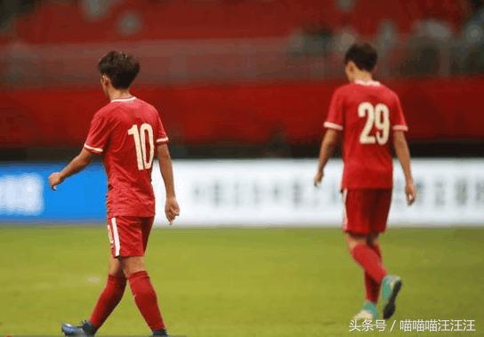 中国男足垂头丧气视频,男足输球女足赢球