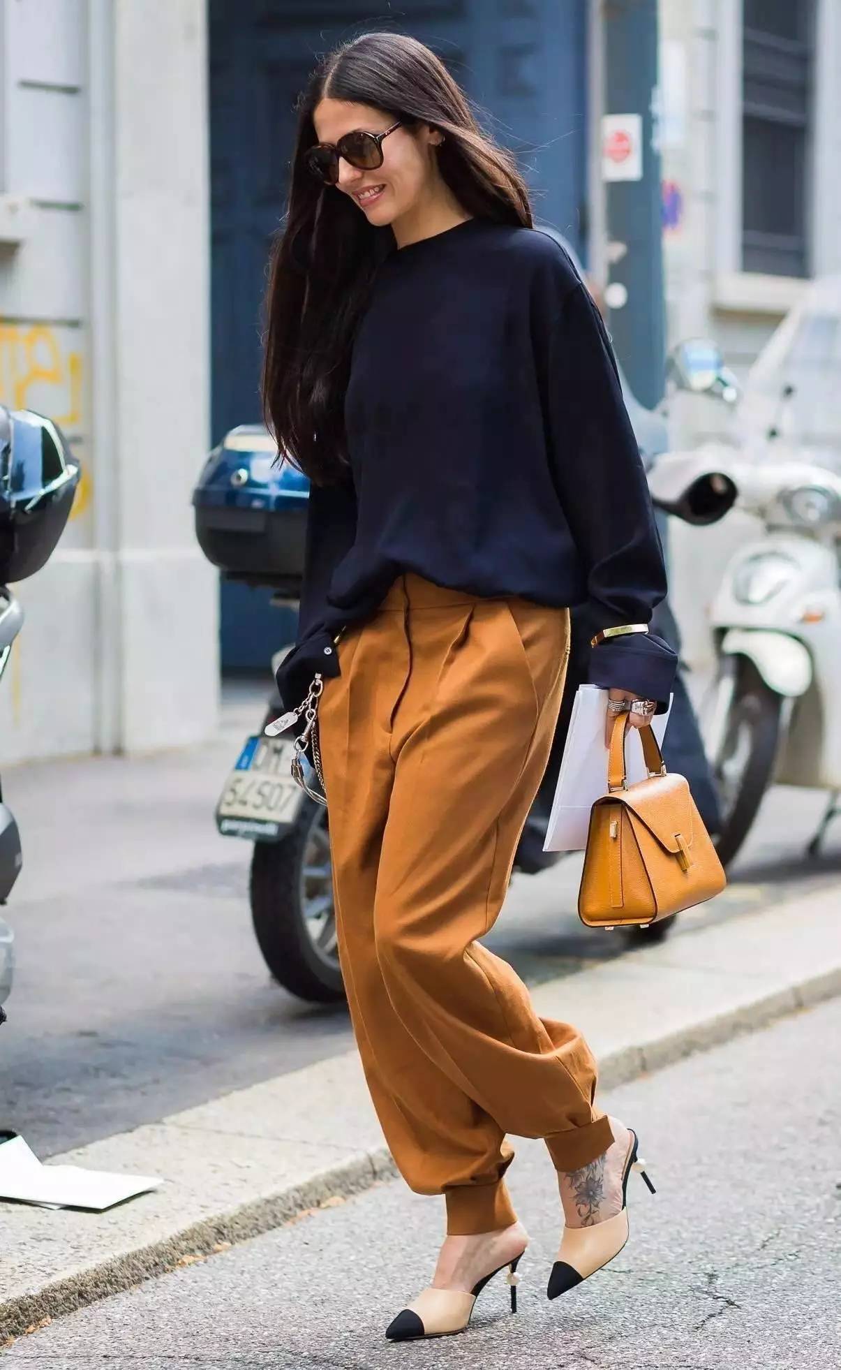 这双鞋也太好看了复古百搭又亮眼,这双鞋真的很好搭配秋冬