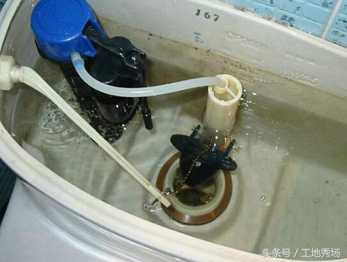 马桶简单水箱,马桶上水慢冲不彻底怎么回事