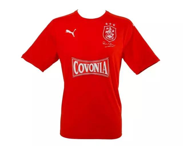 哈德斯菲尔德客场队服,哈德斯菲尔德球衣