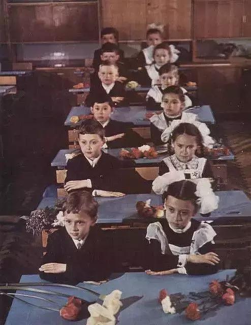 被全国嫌弃的校服,韩国女孩羡慕中国校服