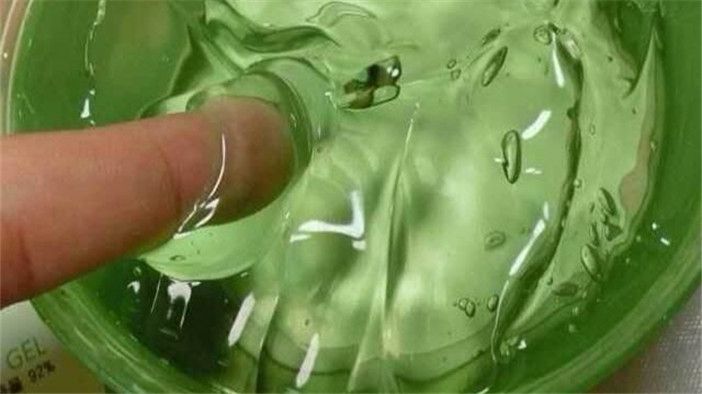 脸上有痘可以用芦荟胶吗 (完美芦荟胶可以去除脸上的痘吗)