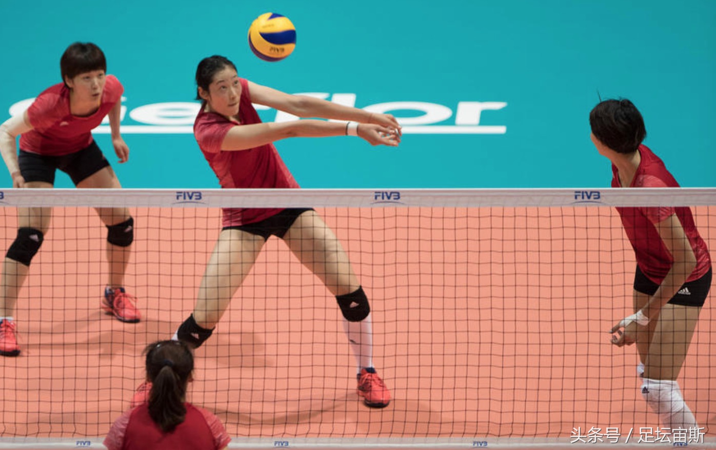 女排香港站引爆全场球迷加油,中国女排引爆全场