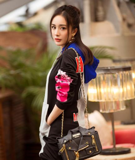 骞磋交鏃跺皻鍊煎緱璐拱鐨勫ぇ鐗屽寘,鏃跺皻涓嶄細杩囨椂鐨勫寘鎺ㄨ崘