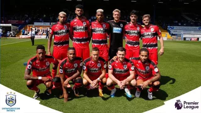 哈德斯菲尔德客场队服,哈德斯菲尔德球衣