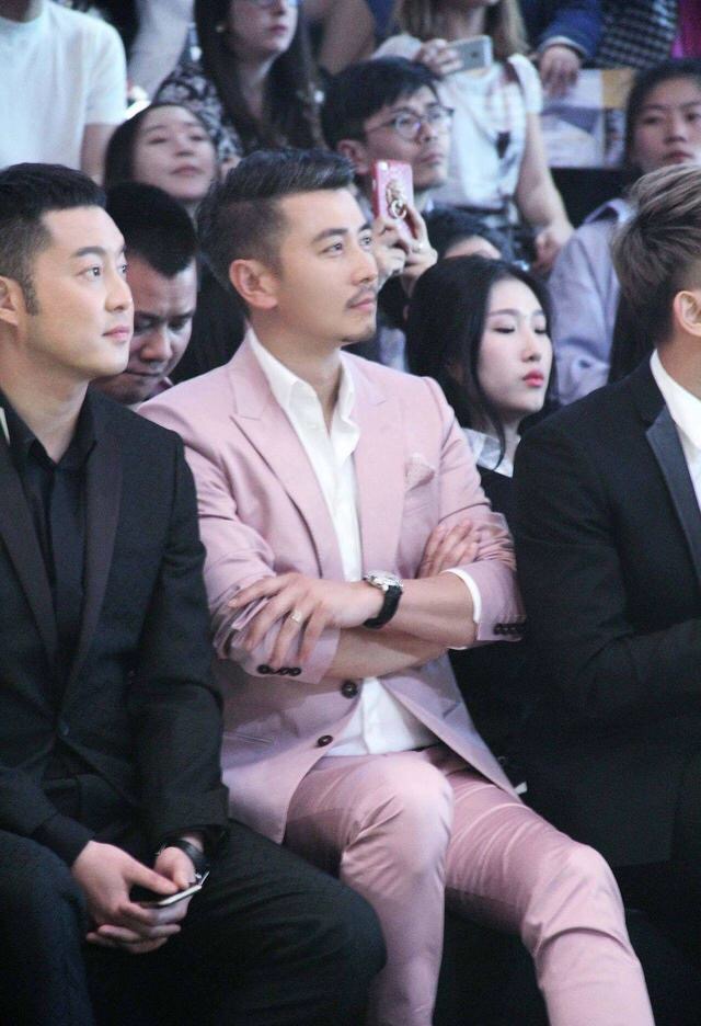 保剑锋跟谁长得像,保剑锋和谁长得像