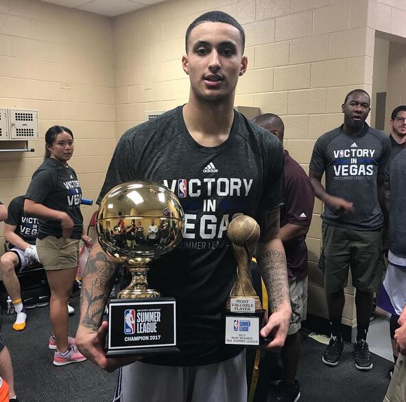 杜兰特评勇士夺冠,杜兰特第一次获得fmvp视频