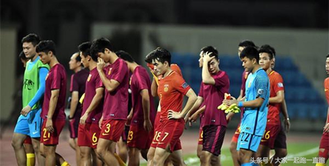 孩子别哭，你还没有见过11个傻子踢球