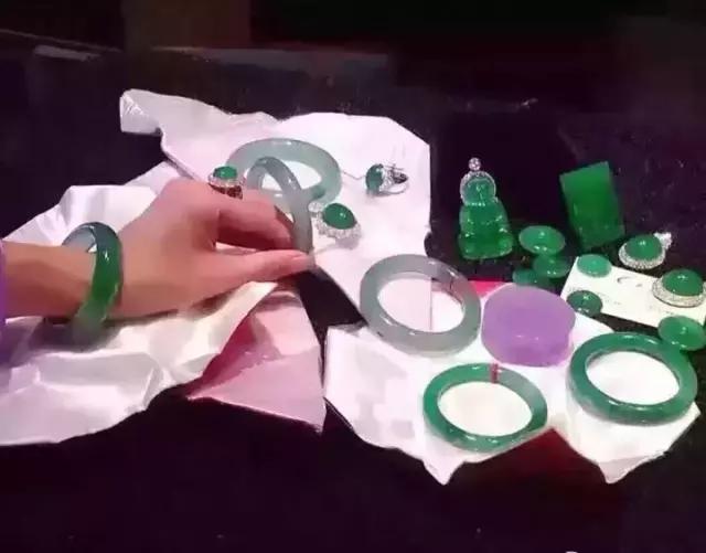 国外的珠宝一定比国内的便宜又好吗，别天真了