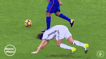 足球小罗如何利用假射来触发双触,小罗足球技巧