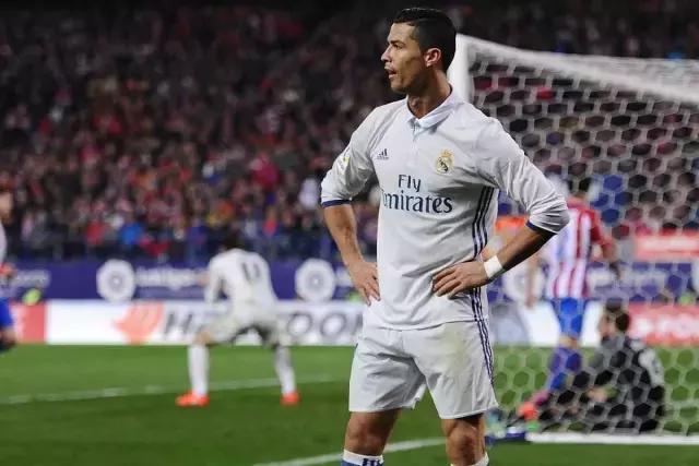 穿长袖打球的人,球场上穿什么球衣更帅