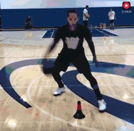 这招“交叉步”可以说是过人的精髓，必学！