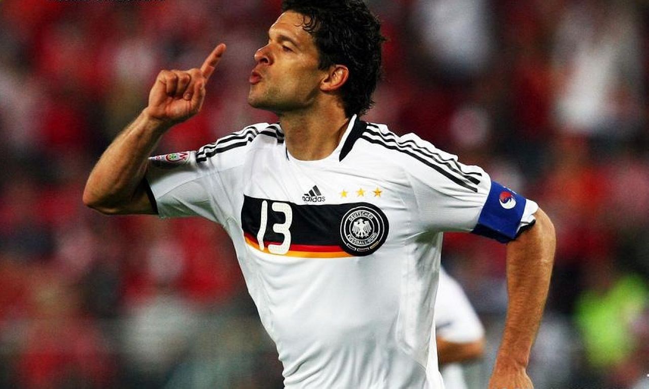 走出半生归来仍是少年原句,走出半生归来仍是少年朴树