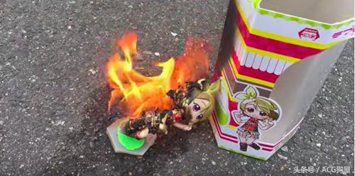 很缺德，日本一无名游戏实况主为求人气火烧LoveLive!花阳周边