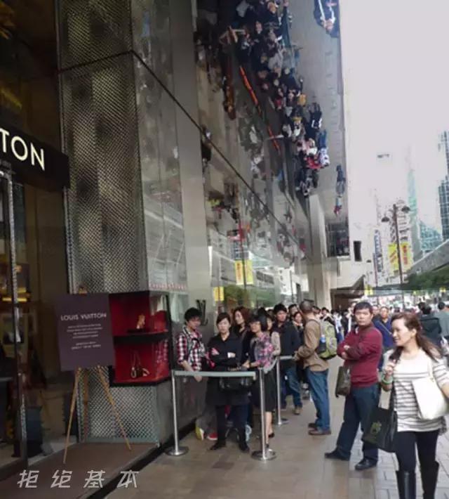 一边被人疯狂吐槽，一边赚的盆满钵满, LV是怎么做到的？