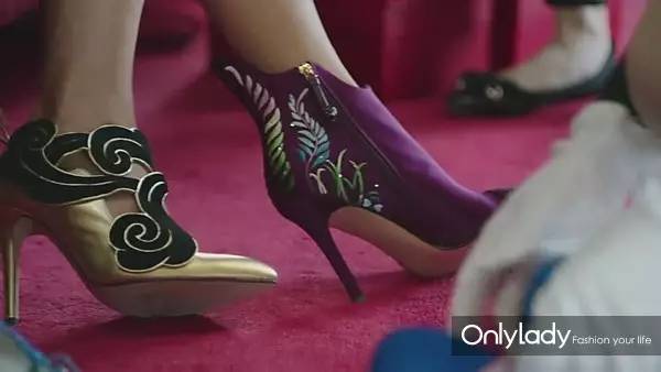 谁的前半生不曾爱错人穿错衣？子君的逆袭从这些单品开始