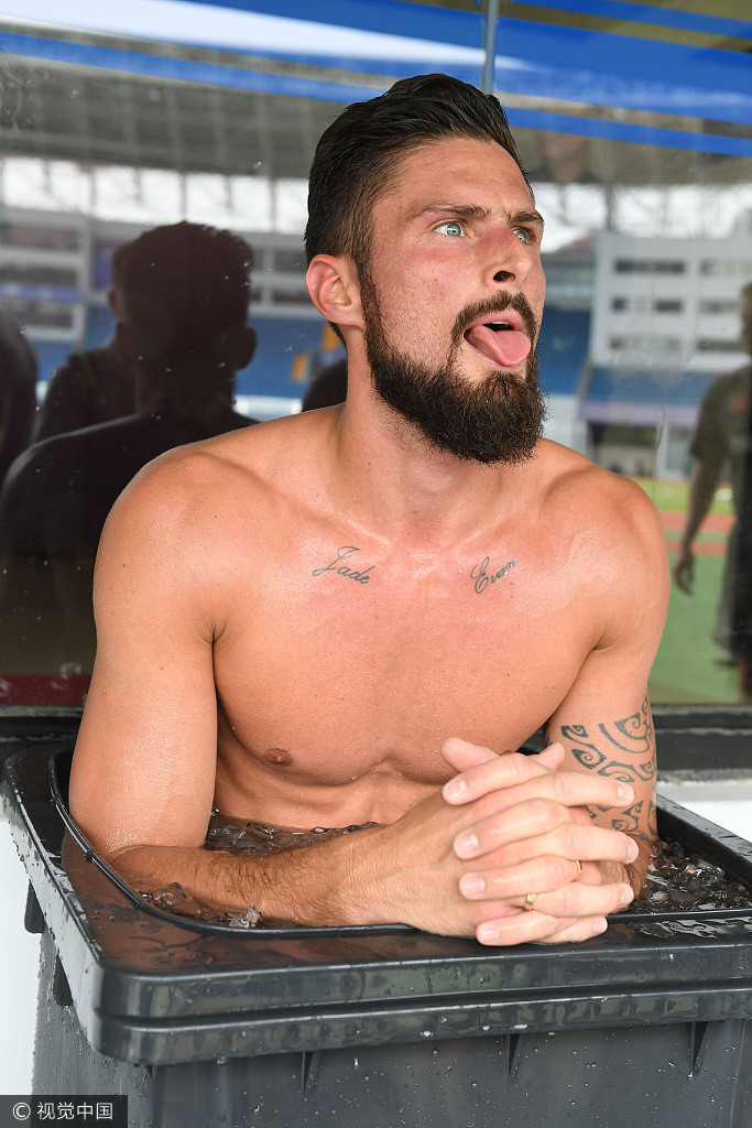 外国小伙在中国中暑,老外在中国中暑