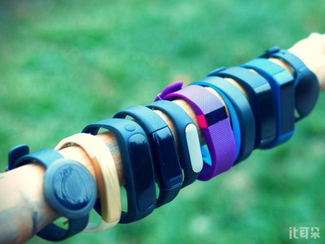 最好的小米手环推荐,小米手环6nfc和华为手环6pro