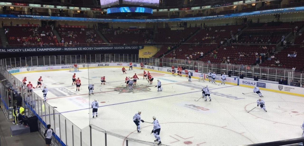 说真的知道王宝强代言中国冰球的那一刻我是有点懵逼的