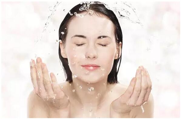 平价的补水的产品哪款好用有效,性价比最高的补水产品