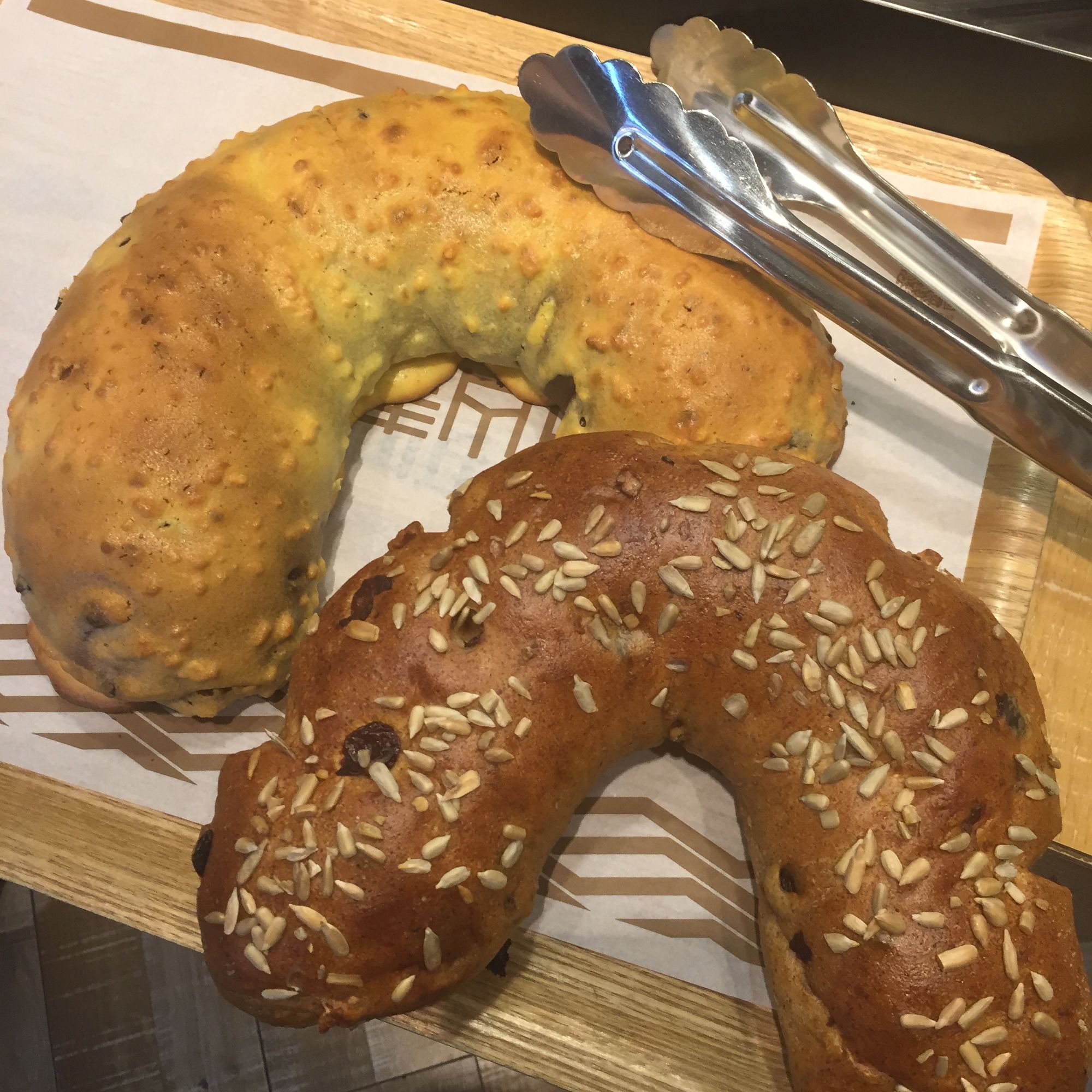 喏，这是一份你想要的20款原麦山丘面包大测评（内含6个彩蛋菜单）