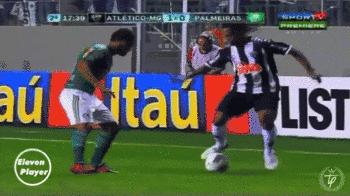 足球小罗如何利用假射来触发双触,小罗足球技巧