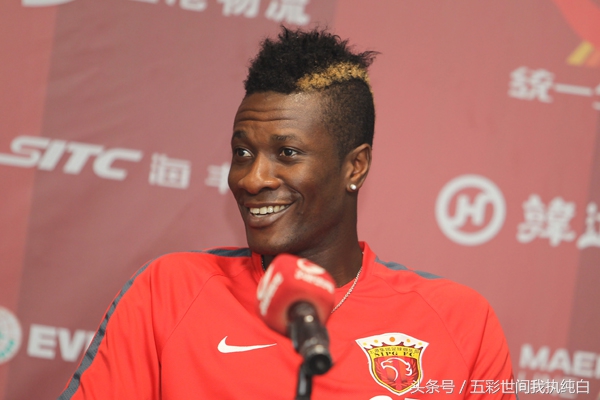 世界足坛史上最强前十球员排行,世界足坛年薪最高的十大球星