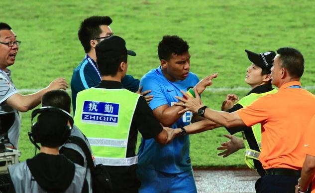 拉米雷斯两度扑救,拉米雷斯绝杀苏宁1-0