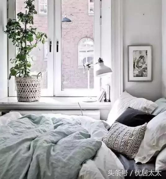 你的床屏该变变样子了，不要只会挂婚纱照了