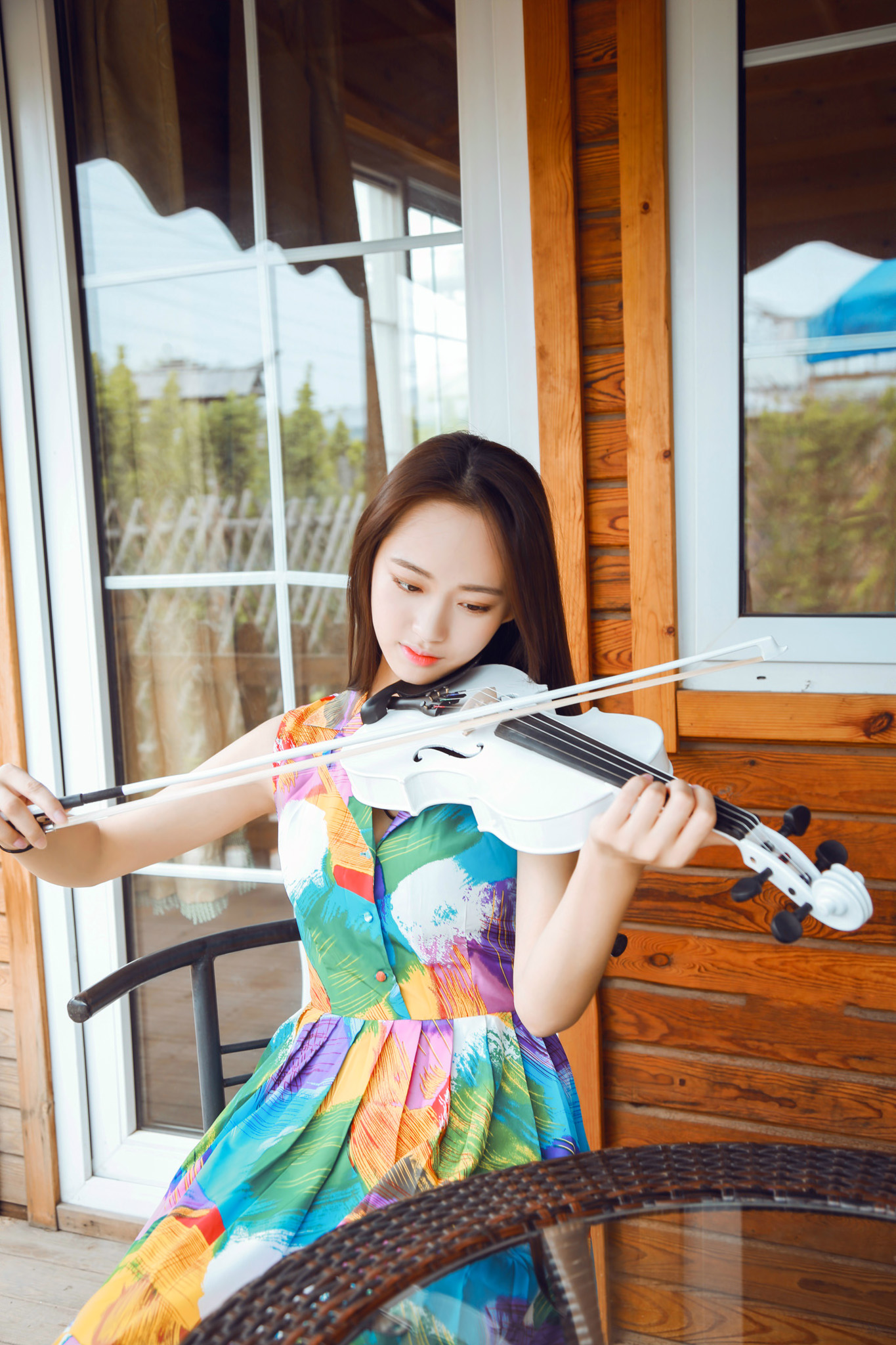 木屋里的小姑娘,围屋里的小姑娘