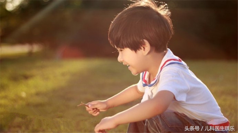 宝宝嘴里鹅口疮反反复复怎么办,婴儿口腔有白色能洗掉是鹅口疮吗