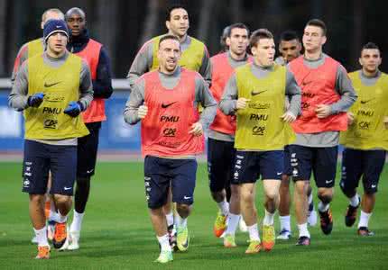 足球迷的状态描写,足球迷最佳阵型