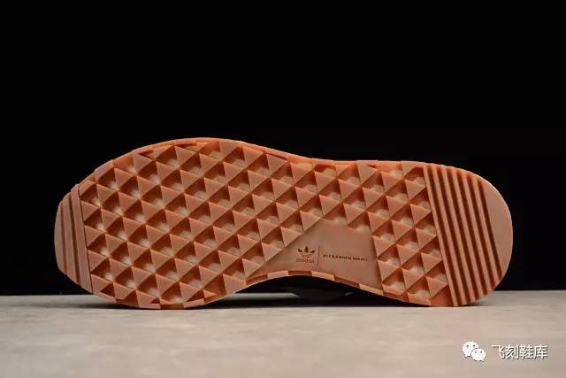 将曾经的亚历山大大帝穿在脚上是一种什么样的感受，AdidasALEXANDERWANG