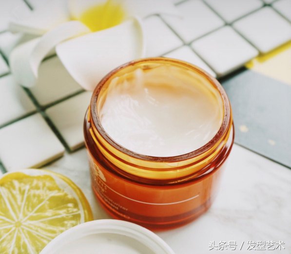 20岁的女孩子用什么牌子的眼霜好,20岁女孩子眼霜平价推荐