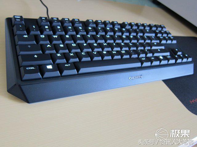 这就是“最正宗”的青轴了——CHERRYMXBOARD1.0TKL引发的思考