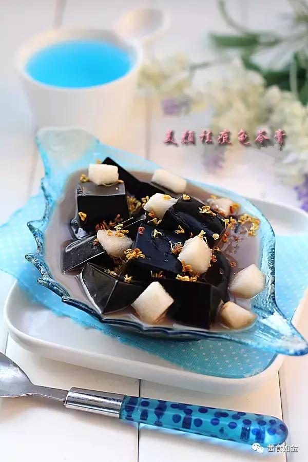 夏天的绝配龟苓膏吃它清热解毒,养生龟苓膏保健养颜美容清热解毒